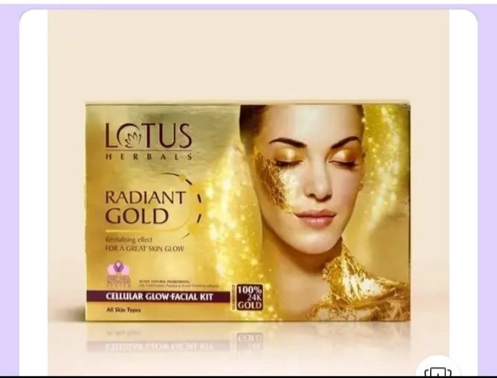 Lotus Herbals Radiant Gold Facial Kit (4 Easy Steps) for Glowing Skin