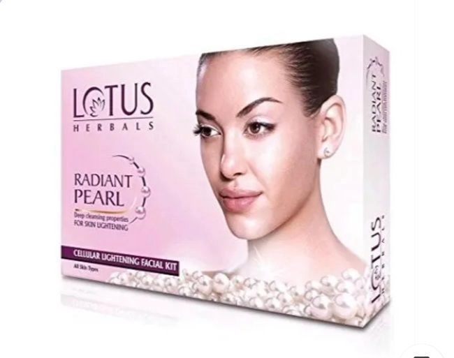 Lotus Herbals Radiant Pearl Cellular Lightening Facial Kit (Deep Cleansing & Instant Glow)