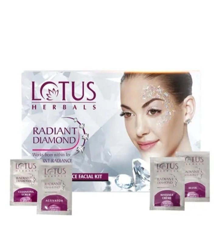 Lotus Herbals Radiant Diamond Cellular Radiance Facial Kit With Diamond Dust & Cinnamon for Instant Glowing Skin