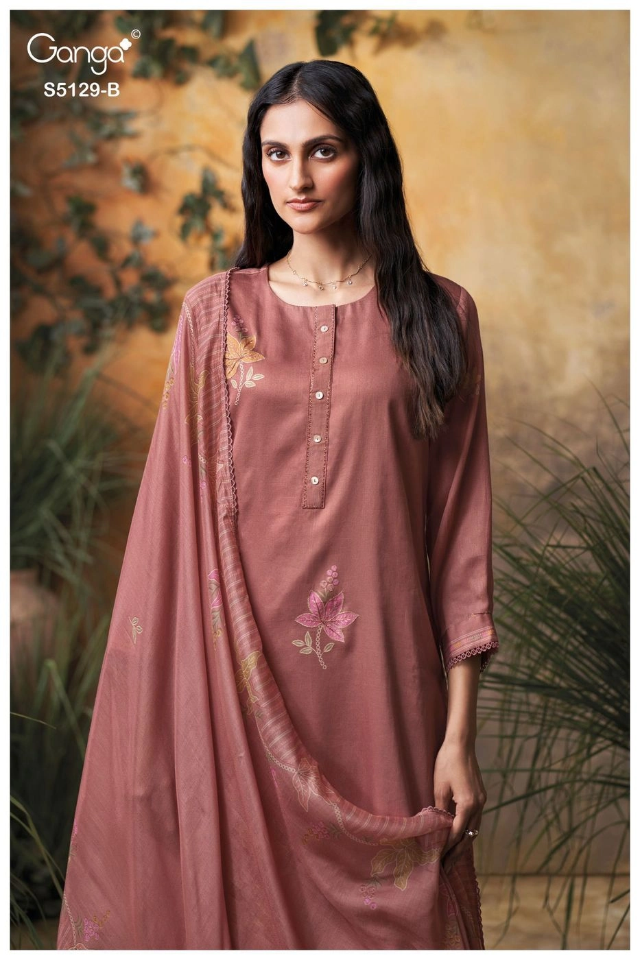 Ganga-Tanishq
S5129(Rs.1760 per piece: total 4 piece) 2