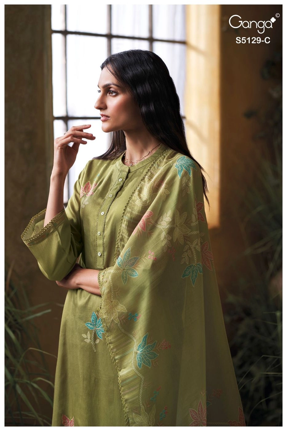 Ganga-Tanishq
S5129(Rs.1760 per piece: total 4 piece) 4