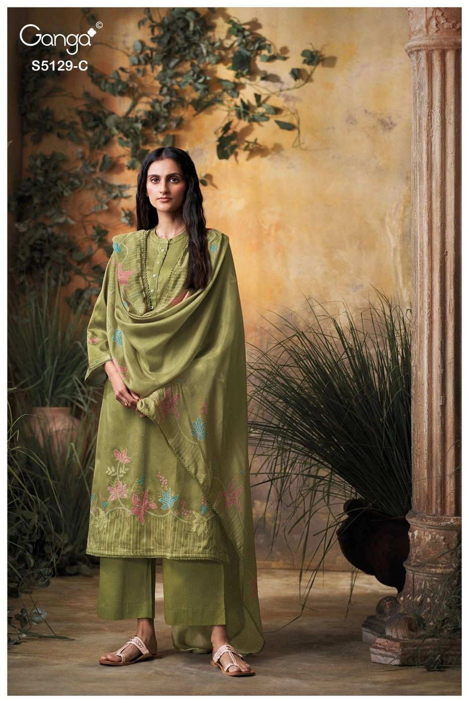 Ganga-Tanishq
S5129(Rs.1760 per piece: total 4 piece) 5