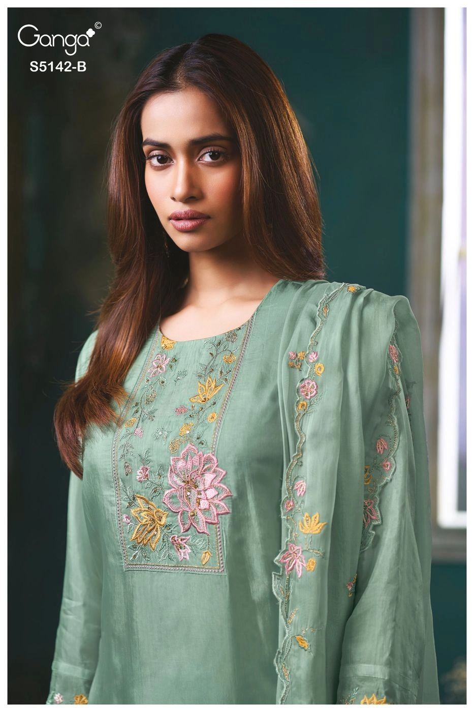 Ganga-Brialyn
S5142(Rs.2650 per piece: total 2 piece) 1