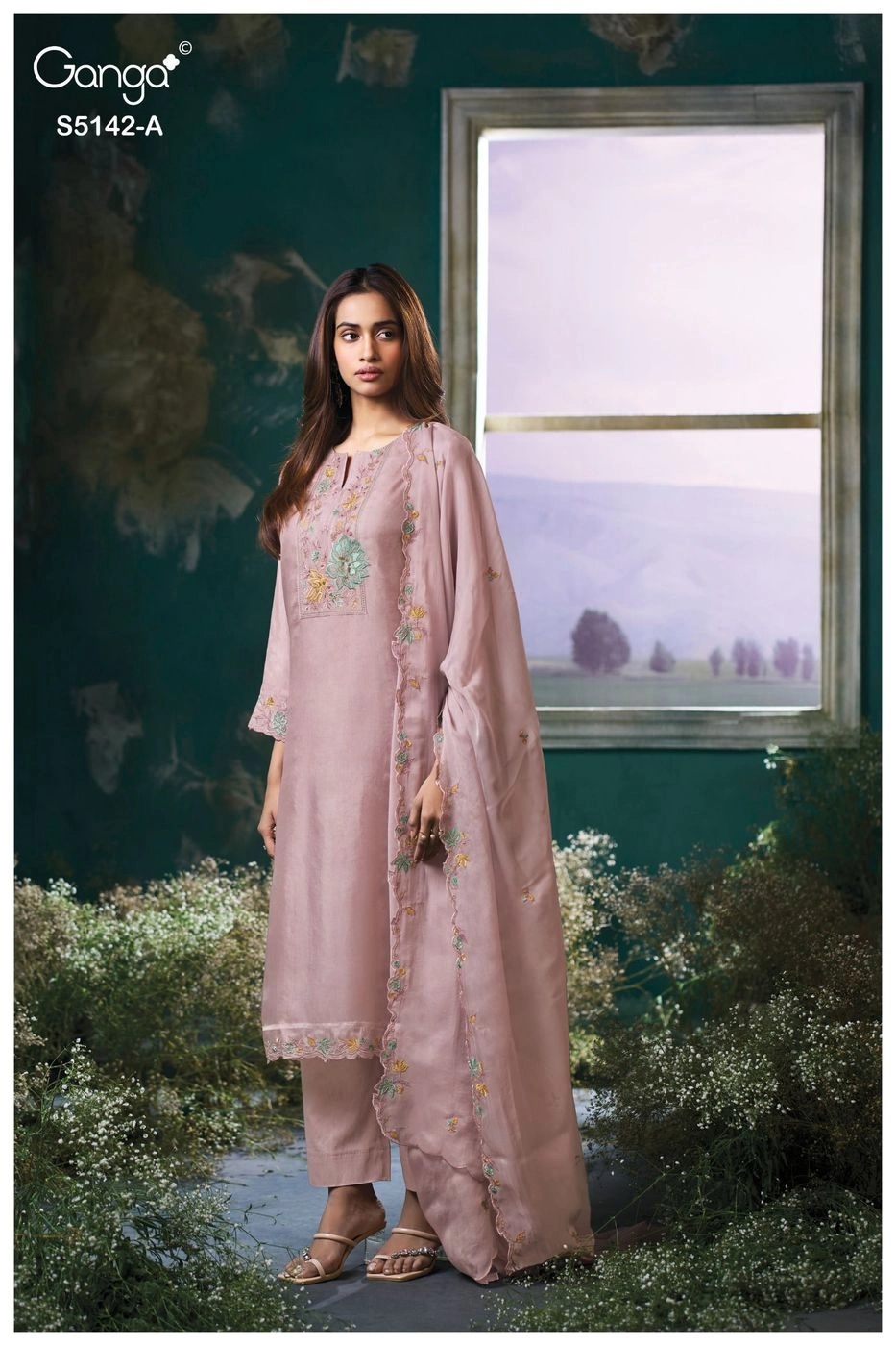 Ganga-Brialyn
S5142(Rs.2650 per piece: total 2 piece) 4