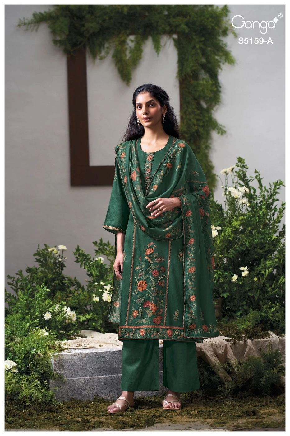 Ganga-Sukriti
S5159(Rs.1760 per piece: total 4 piece) 6