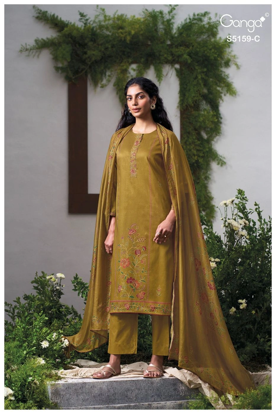 Ganga-Sukriti
S5159(Rs.1760 per piece: total 4 piece) 8