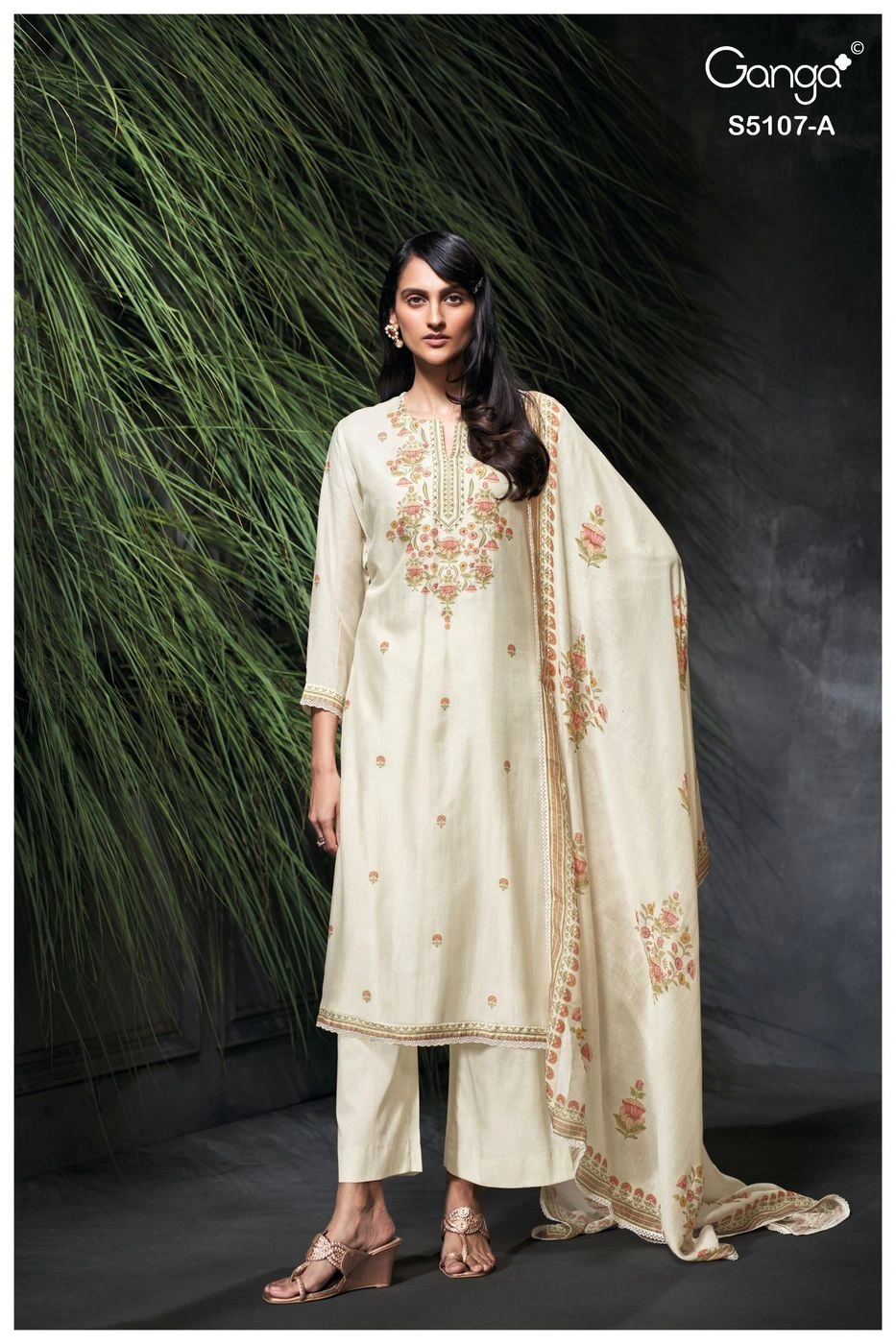 GANGA-Avelia
S5107(Rs.2110 per piece: total 2 piece) 3