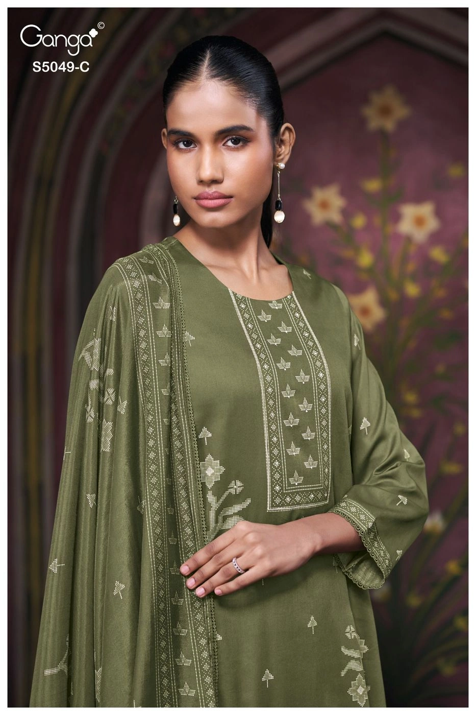 Ganga-Jolie
S5049(Rs.1760 per piece: total 4 piece) 1