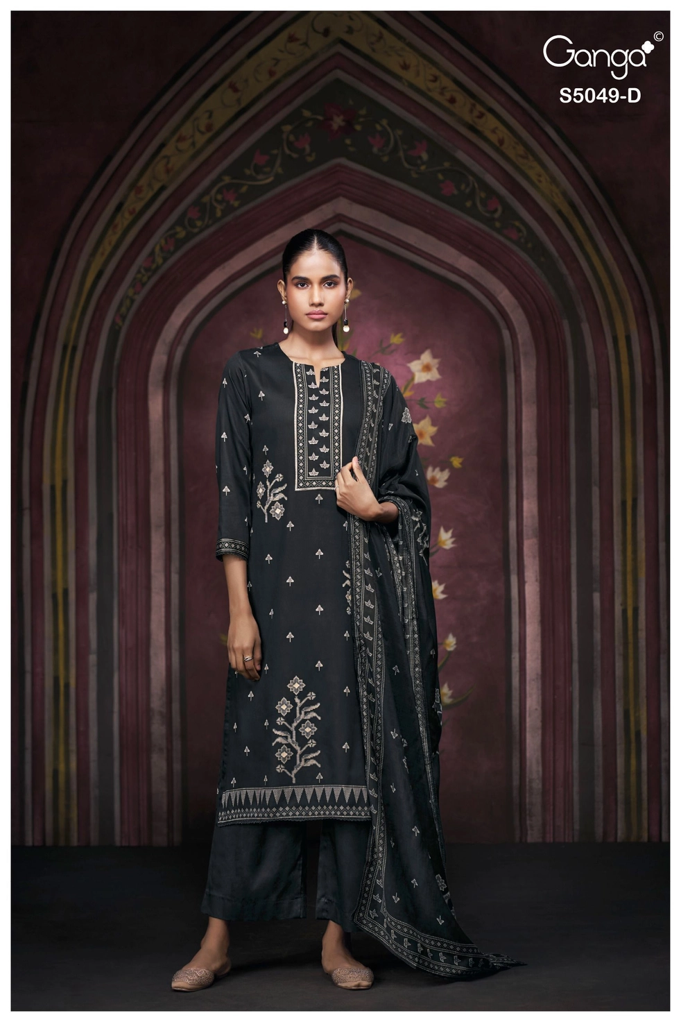 Ganga-Jolie
S5049(Rs.1760 per piece: total 4 piece) 5