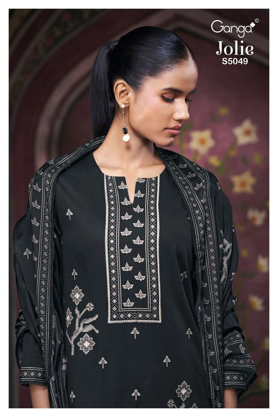 Ganga-Jolie
S5049(Rs.1760 per piece: total 4 piece) 6