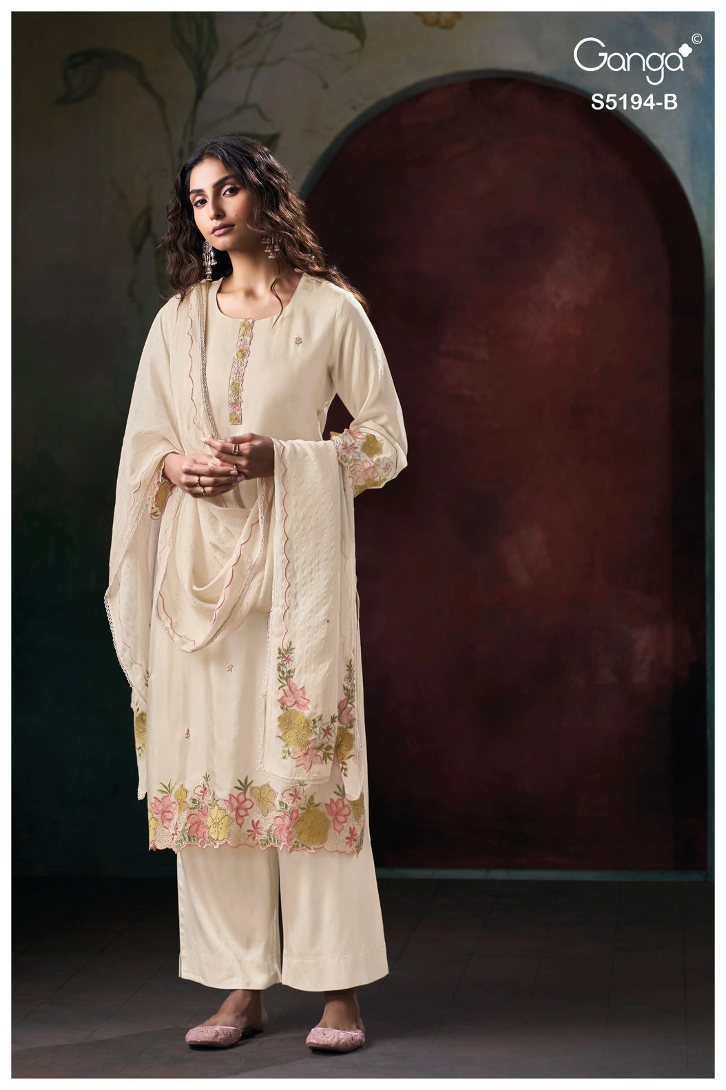 GANGA-Darshvi
S5194(Rs.2795 per piece: total 2 piece) 2