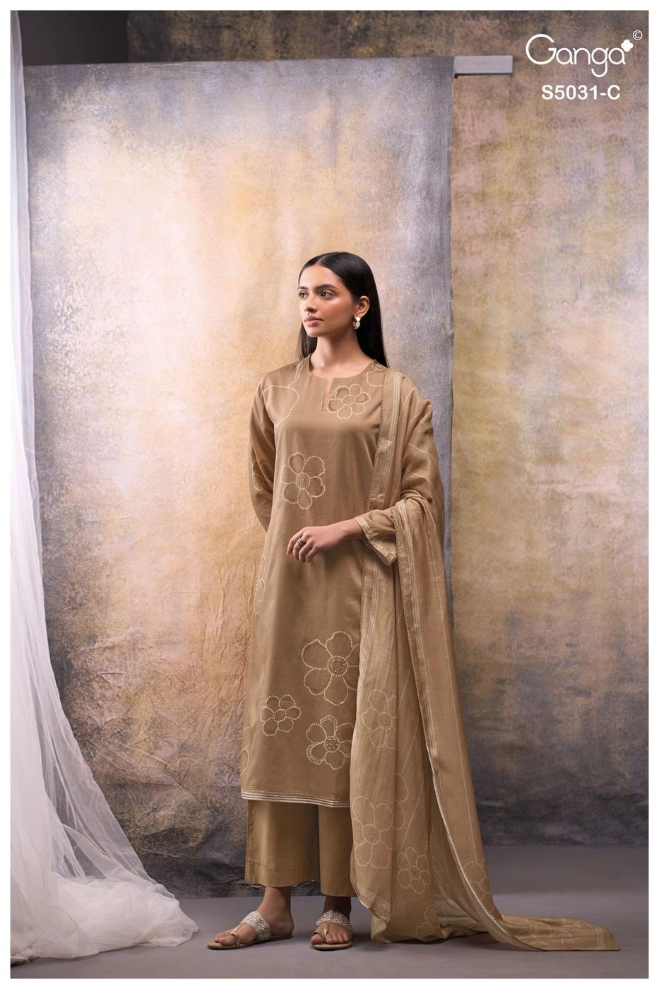 Ganga-Brivaa
S5031(Rs.1760 per piece: total 4 piece) 7