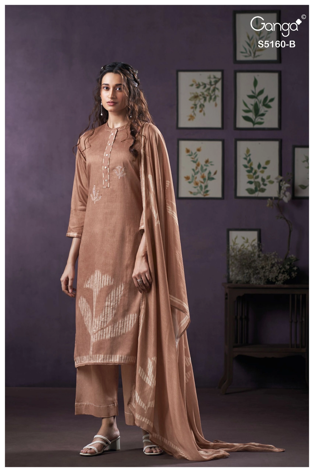 Ganga-CAMILLA
S5160(Rs.1795 per piece: total 4 piece) 4