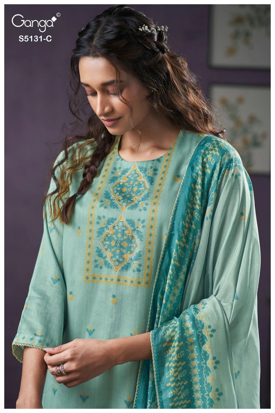 Ganga-KRYSTEN
S5131(Rs.1760 per piece: total 4 piece) 4