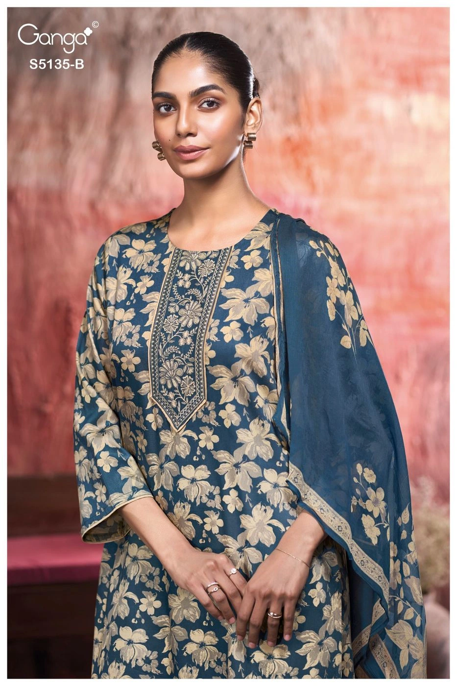Ganga-Masaba
S5135(Rs.1470 per piece: total 4 piece) 6