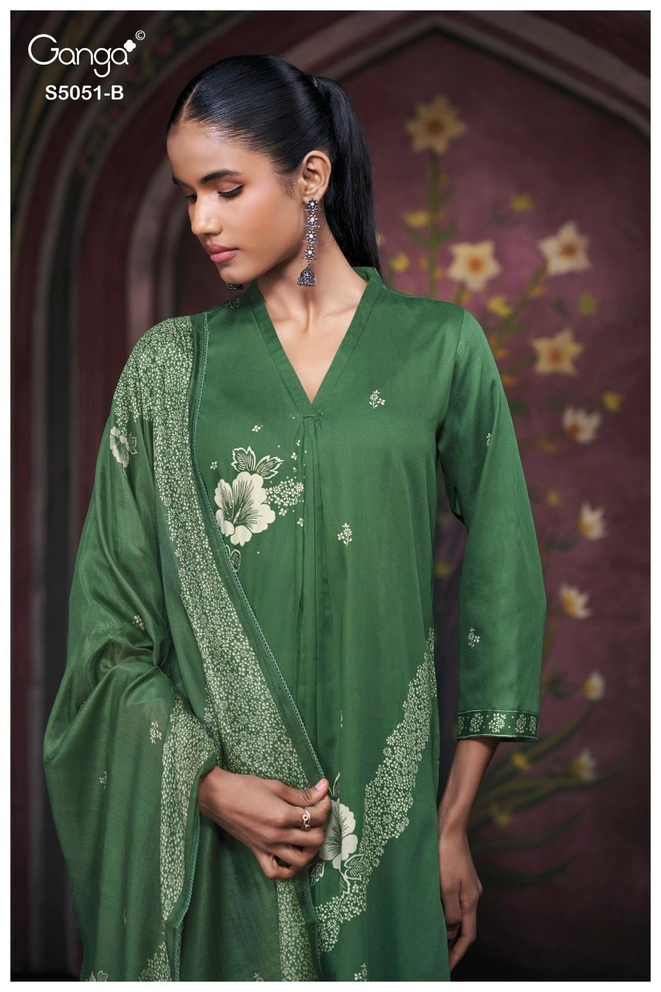 Ganga-Mysha
S5051(Rs.1760 per piece: total 4 piece)