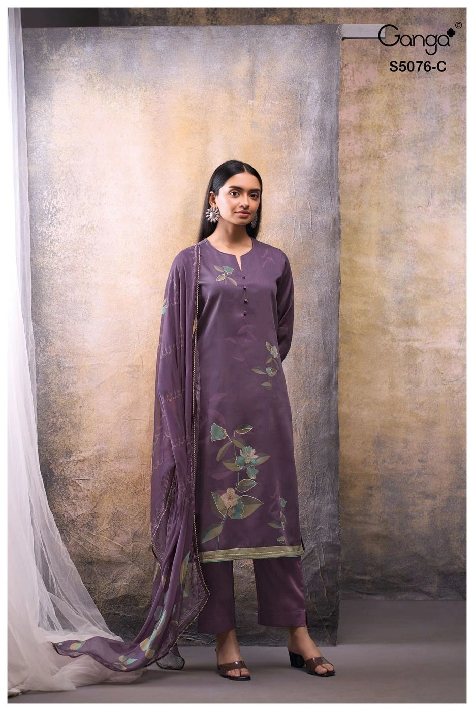 Ganga-Evelia
S5076(Rs.1795 per piece: total 4 piece) 3