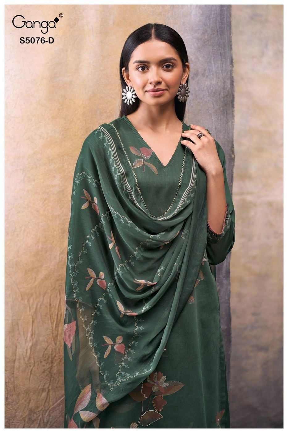 Ganga-Evelia
S5076(Rs.1795 per piece: total 4 piece) 6