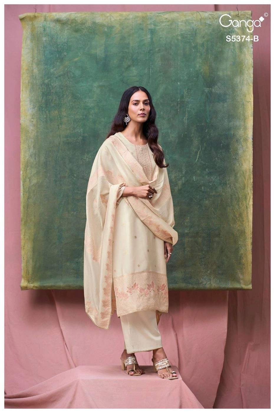 Ganga-Hiyana
S5374(Rs.2165 per piece: total 6 piece) 2