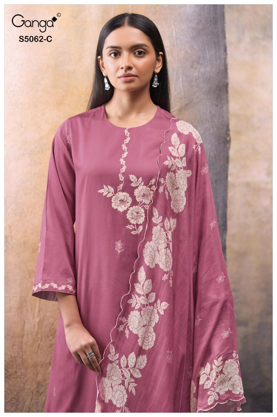 Ganga-Jivisha
S5062(Rs.1760 per piece: total 4 piece) 3