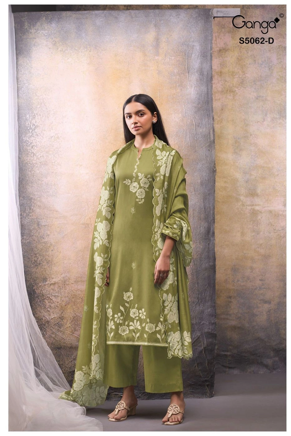 Ganga-Jivisha
S5062(Rs.1760 per piece: total 4 piece) 6