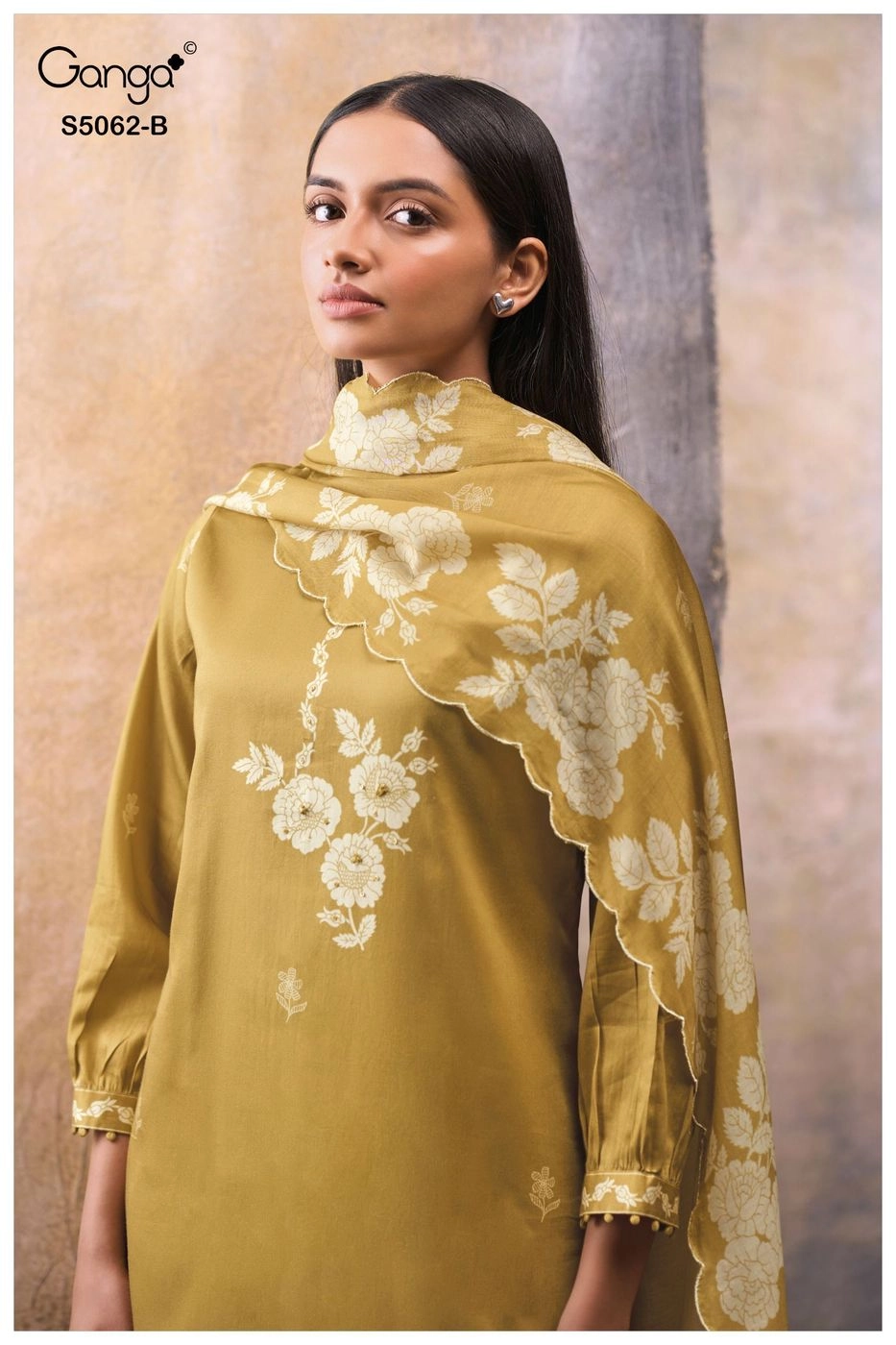 Ganga-Jivisha
S5062(Rs.1760 per piece: total 4 piece) 7