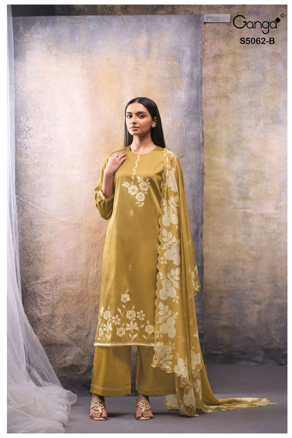 Ganga-Jivisha
S5062(Rs.1760 per piece: total 4 piece) 8