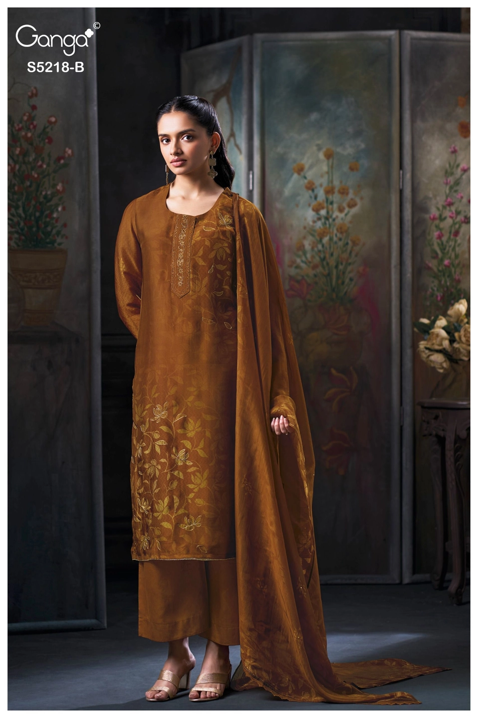 Ganga-Invika
S5218(Rs.2465 per piece: total 2 piece) 3