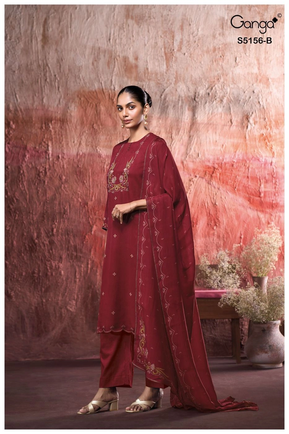 Ganga-Pearle
S5156(Rs.2295 per piece: total 2 piece) 2