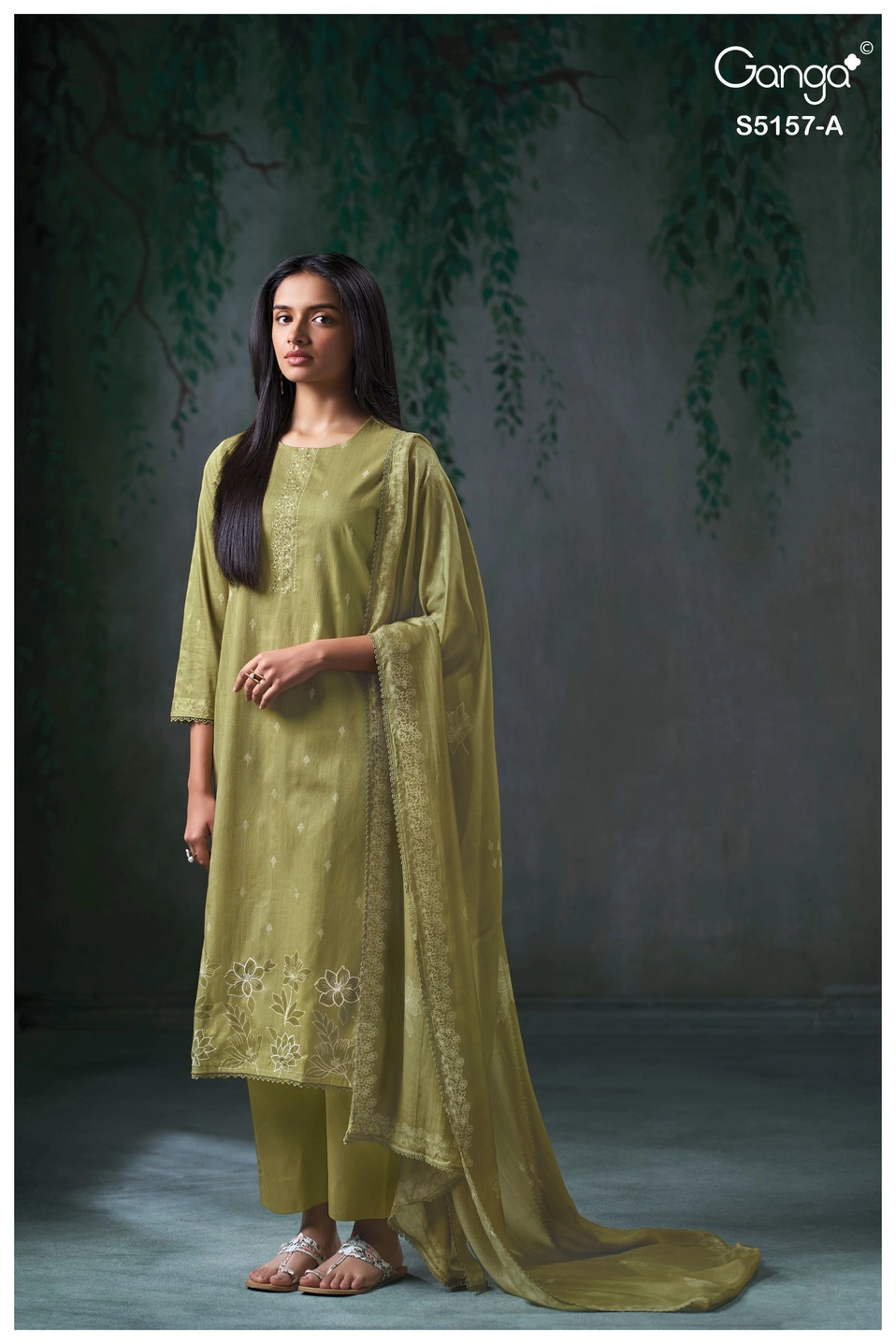 Ganga-Aishi
S5157(Rs.1930 per piece: total 4 piece) 8