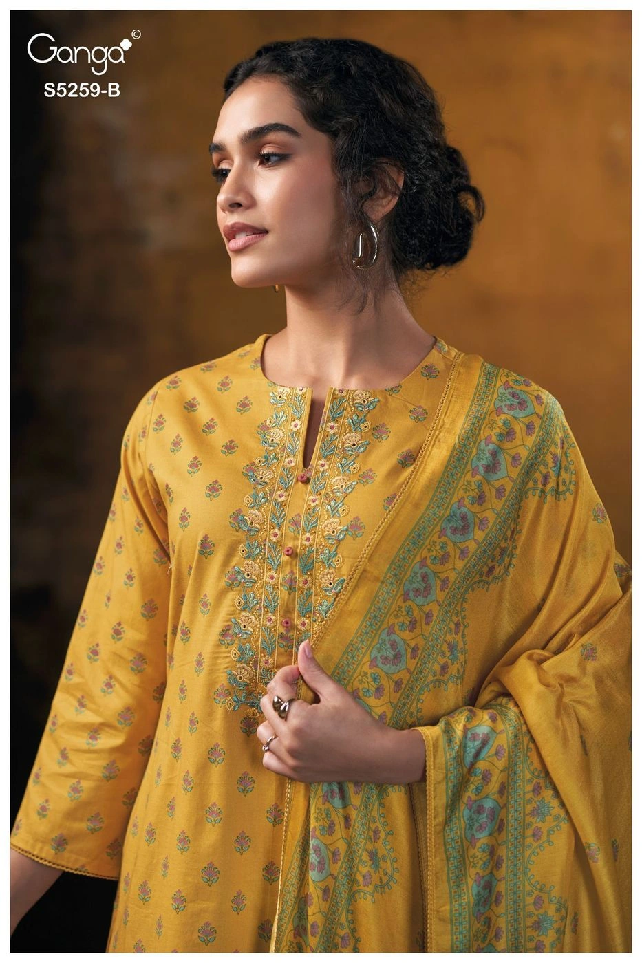 Ganga-Lizzie
S5259(Rs.1795 per piece: total 4 piece) 5