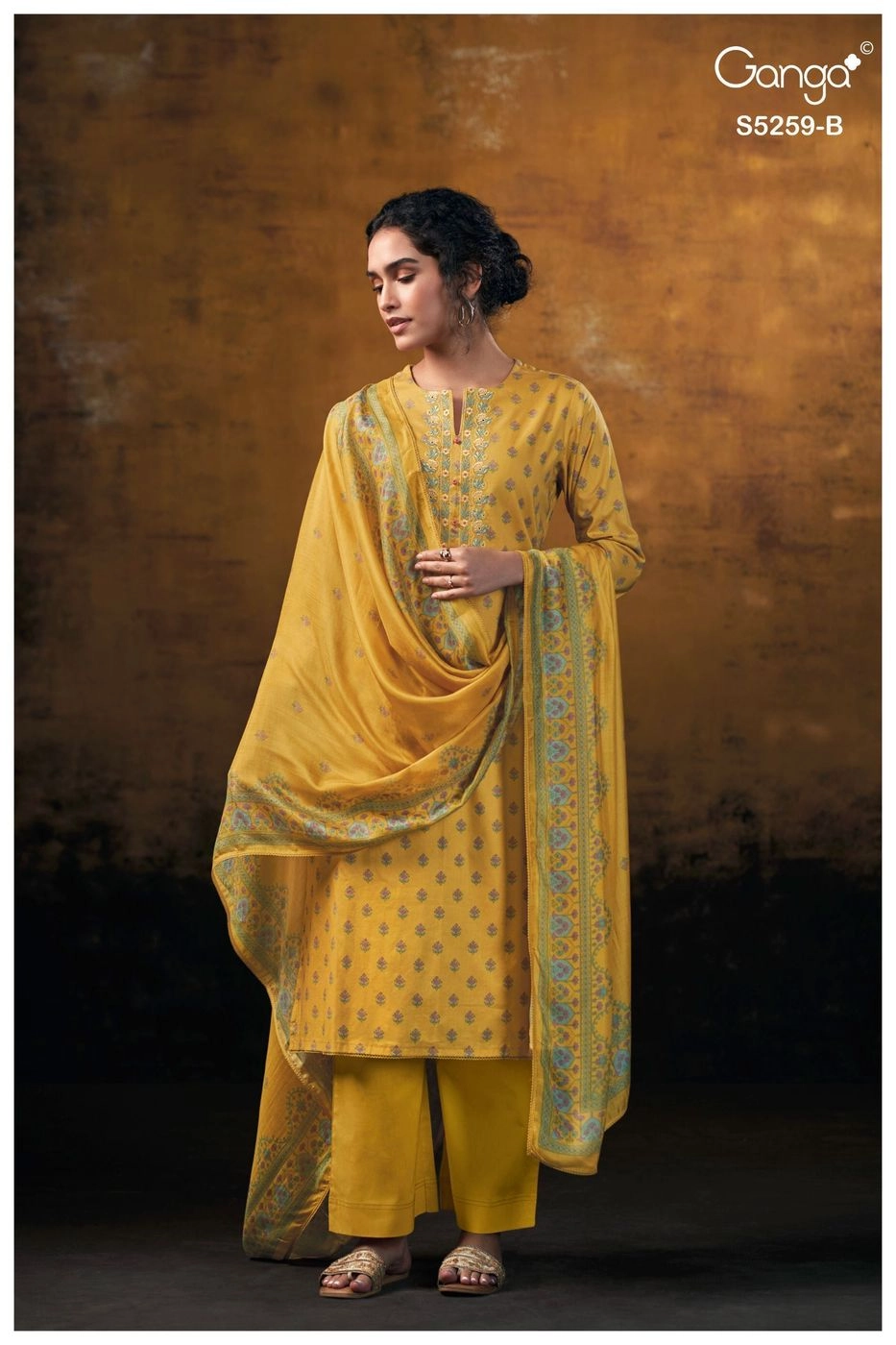 Ganga-Lizzie
S5259(Rs.1795 per piece: total 4 piece) 6