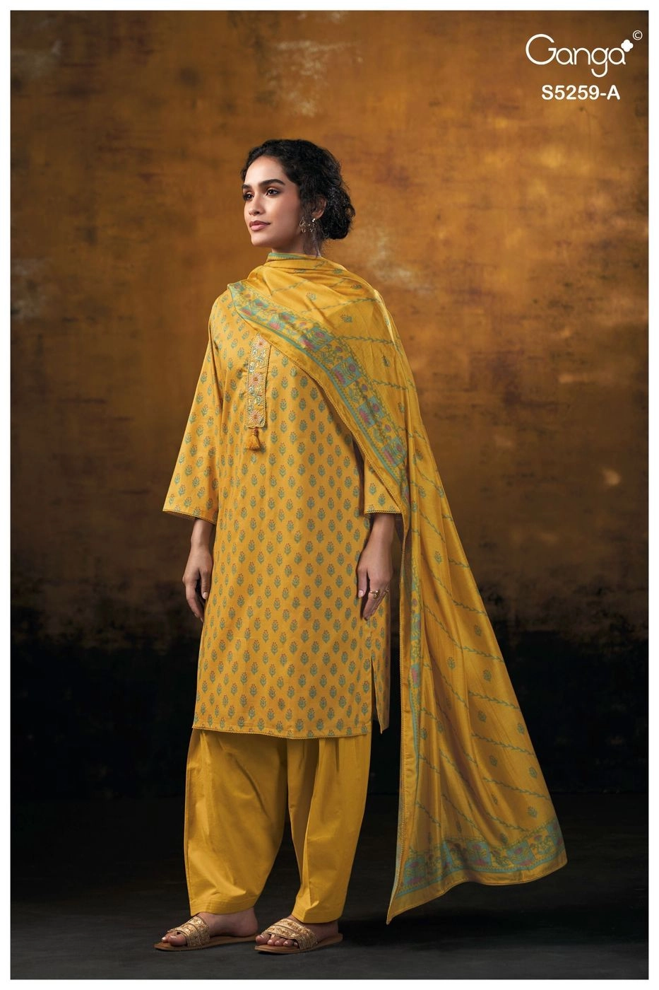 Ganga-Lizzie
S5259(Rs.1795 per piece: total 4 piece) 8