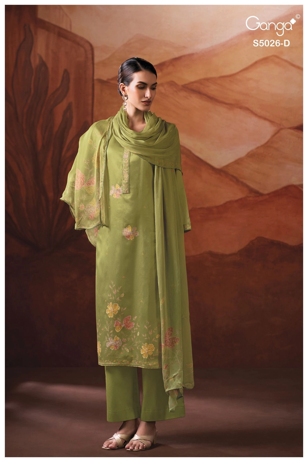 Ganga-Naayira
S5026(Rs.1795 per piece: total 4 piece) 4