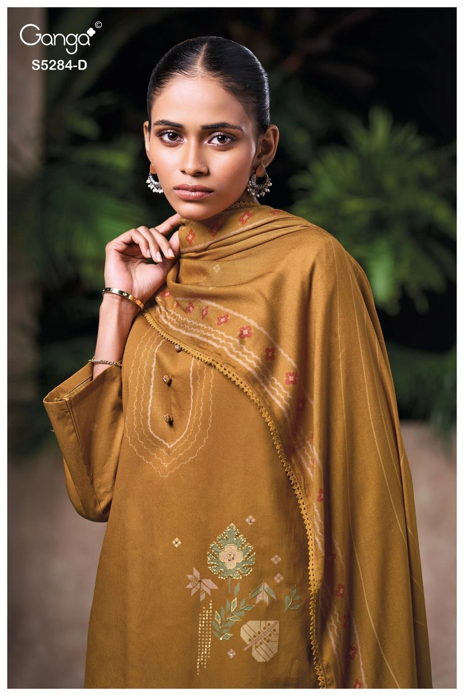 Ganga-Perina
S5284(Rs.1855 per piece: total 4 piece) 4