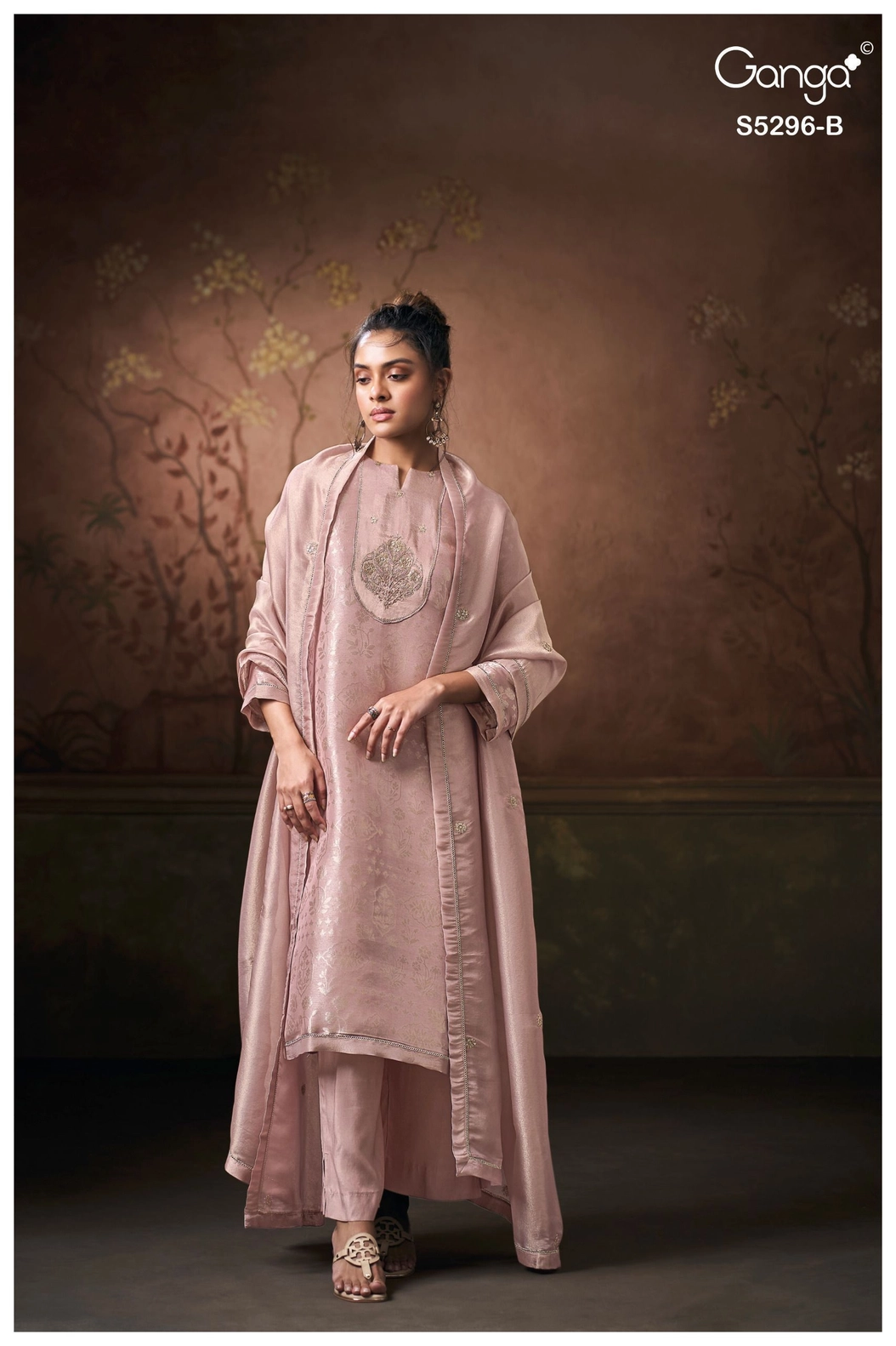 Ganga-Ehana
S5296(Rs.2580 per piece: total 2 piece) 5