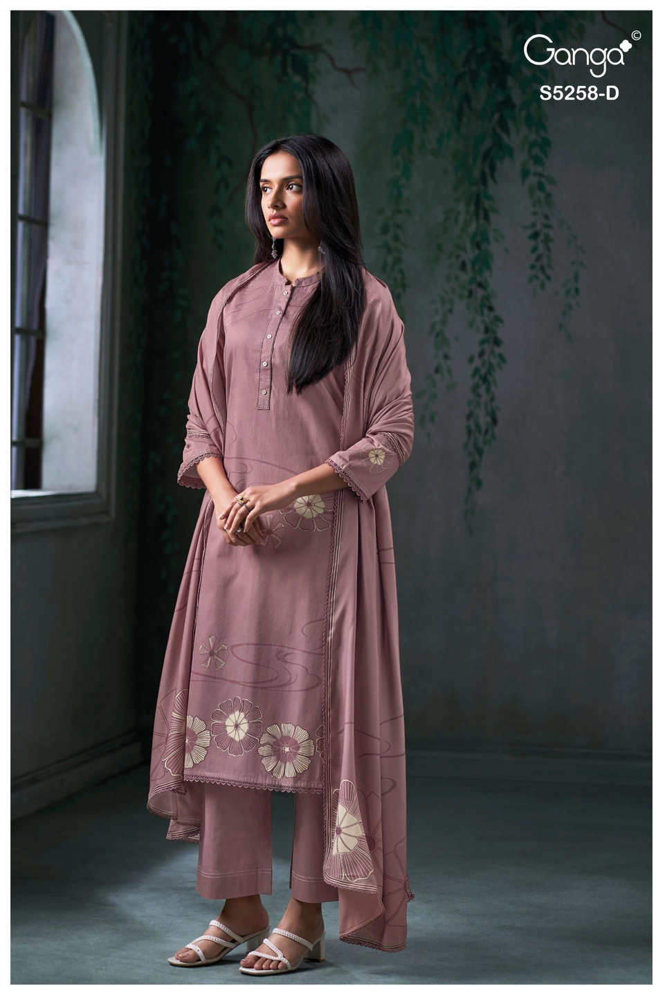 Ganga-Vioka
S5258(Rs.1855 per piece: total 4 piece) 2