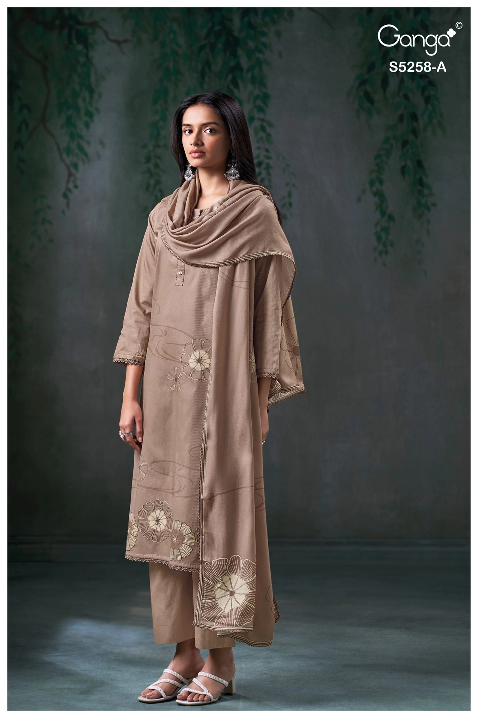 Ganga-Vioka
S5258(Rs.1855 per piece: total 4 piece) 4