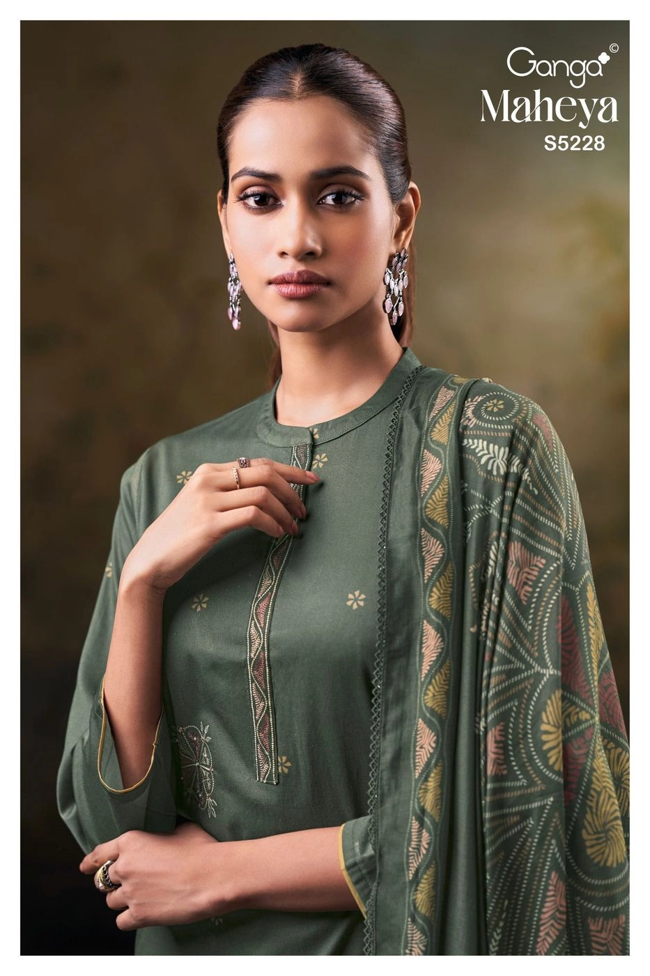 Ganga-Maheya
S5228(Rs.1930 per piece: total 4 piece) 1