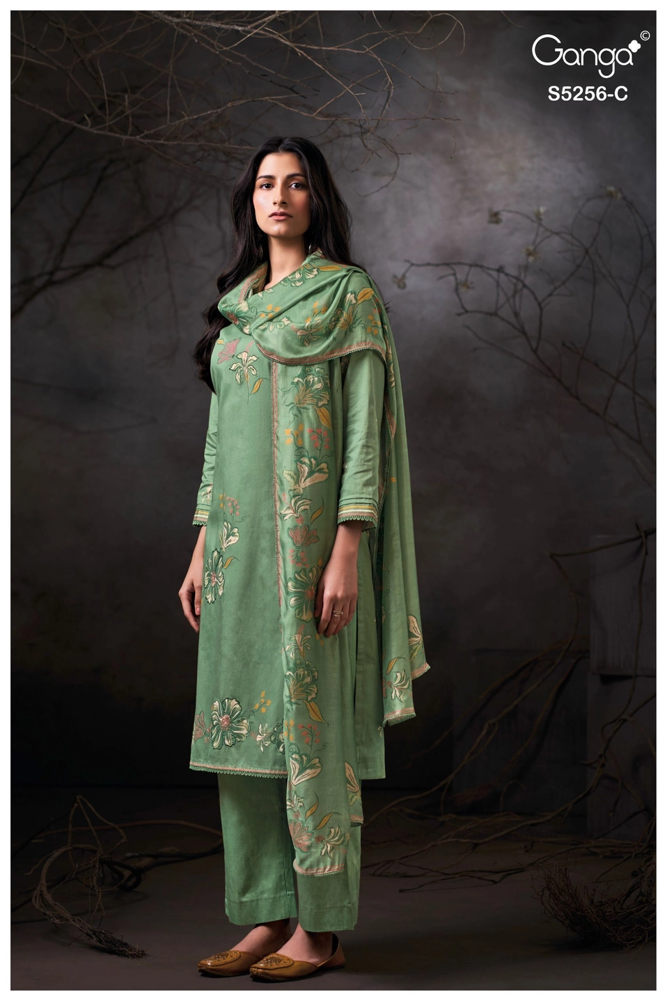 Ganga-Rianika
S5256(Rs.1930 per piece: total 4 piece) 2