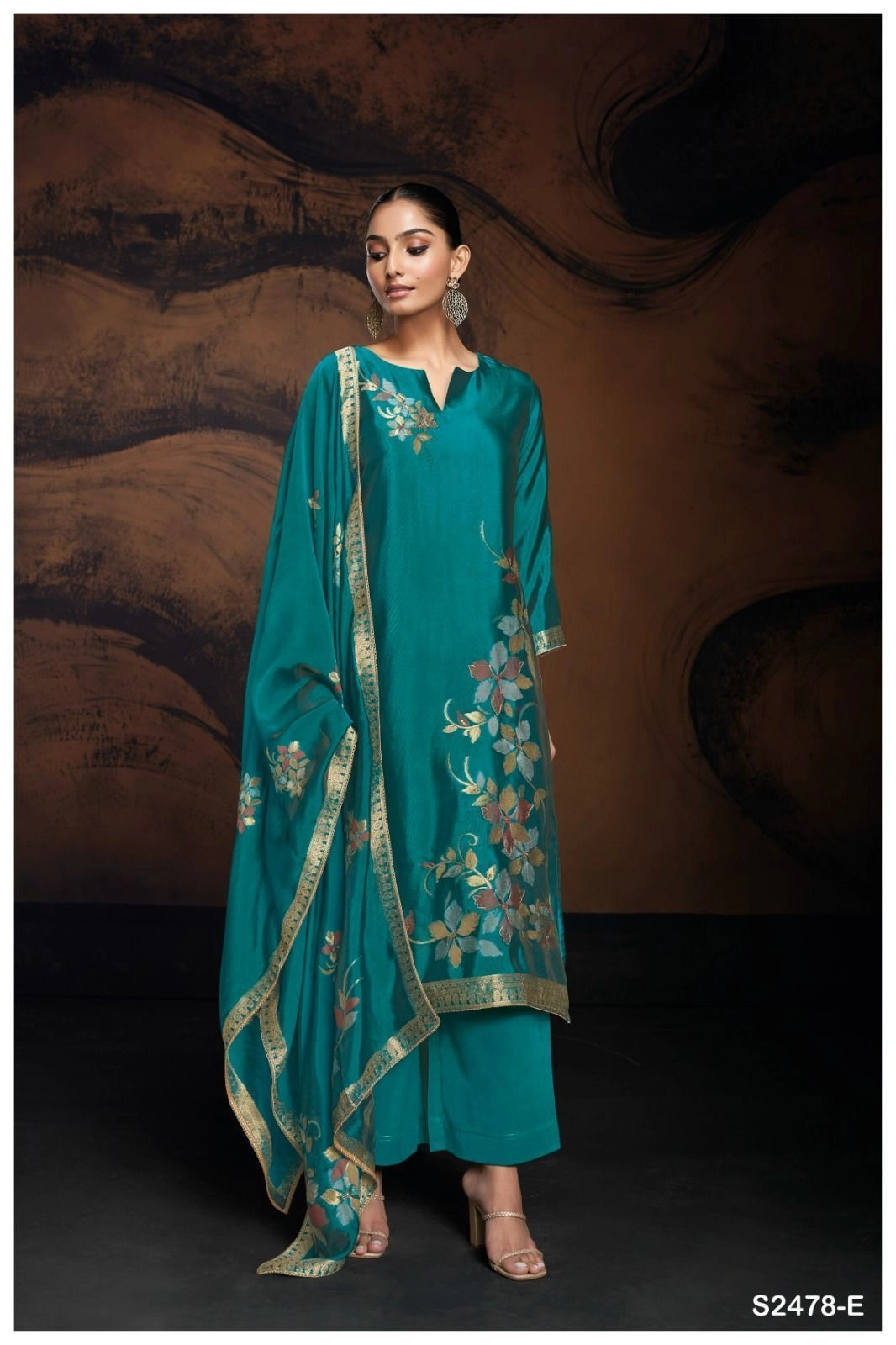 Ganga-Evania
S2478(Rs.2165 per piece: total 8 piece) 6