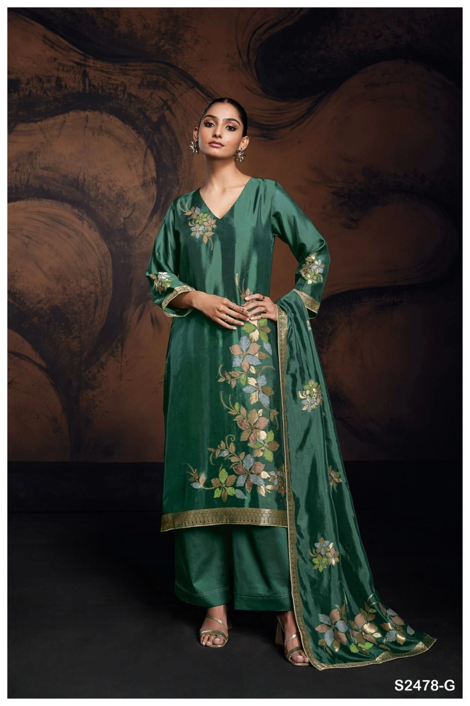 Ganga-Evania
S2478(Rs.2165 per piece: total 8 piece) 8