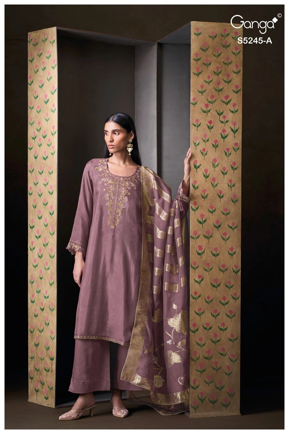 Ganga-Brisaya
S5245(Rs.2650 per piece: total 2 piece) 5