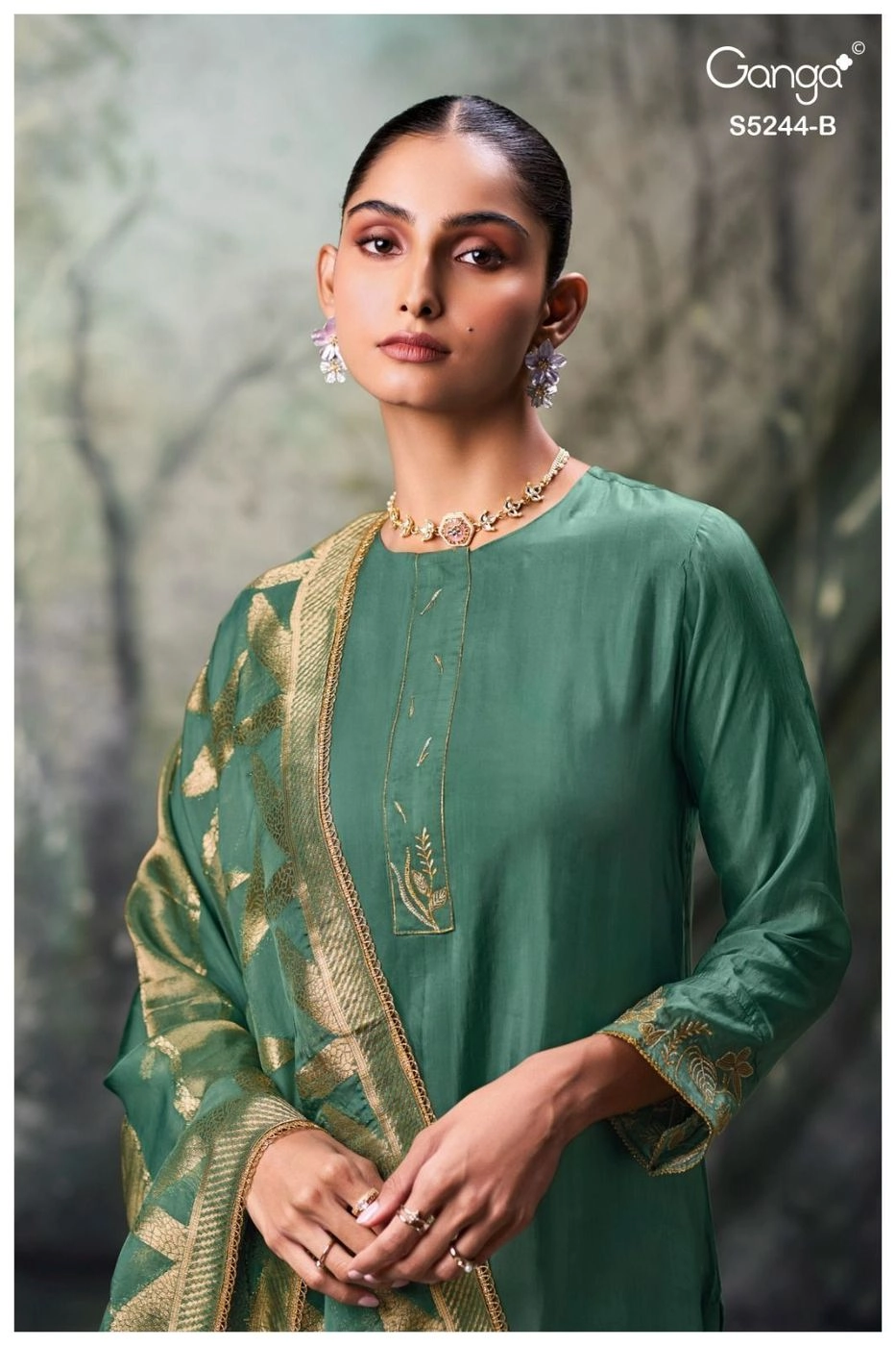 Ganga-Tashka
S5244(Rs.2735 per piece: total 2 piece) 2