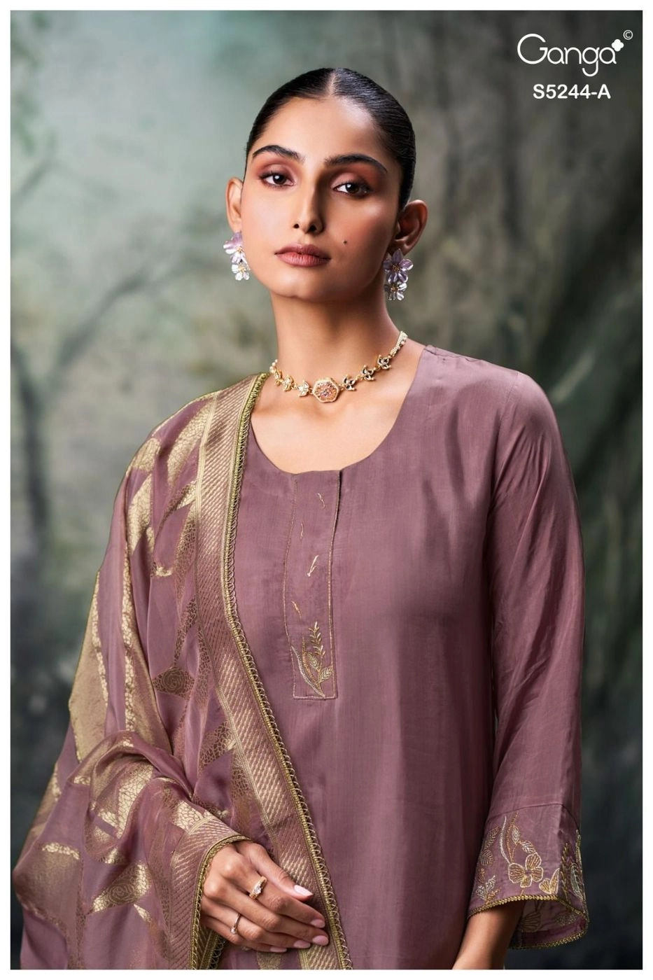 Ganga-Tashka
S5244(Rs.2735 per piece: total 2 piece) 4