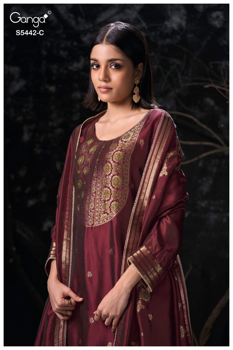 Ganga-Eviara
S5442(Rs.2165 per piece: total 4 piece) 1