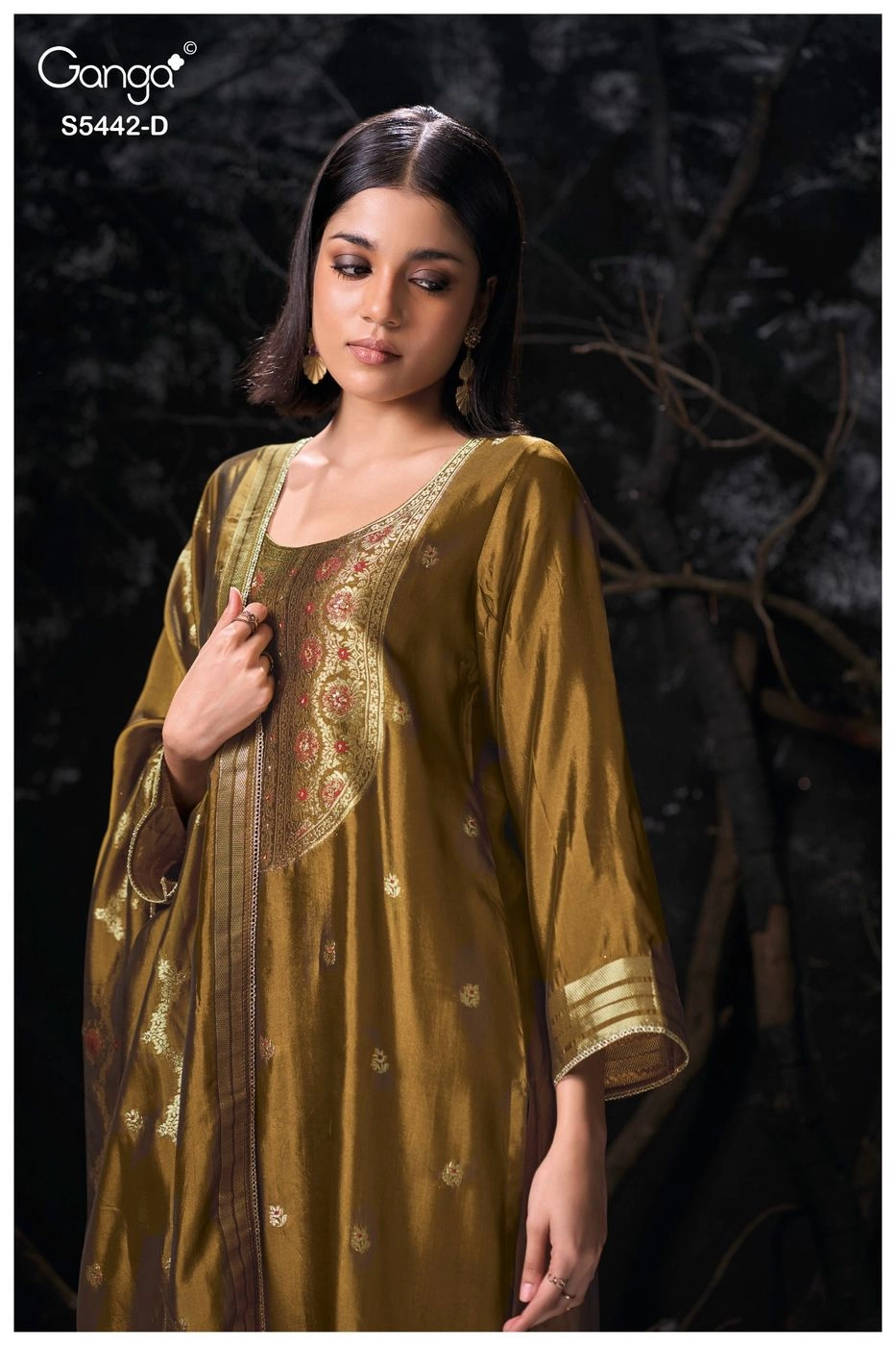 Ganga-Eviara
S5442(Rs.2165 per piece: total 4 piece) 6