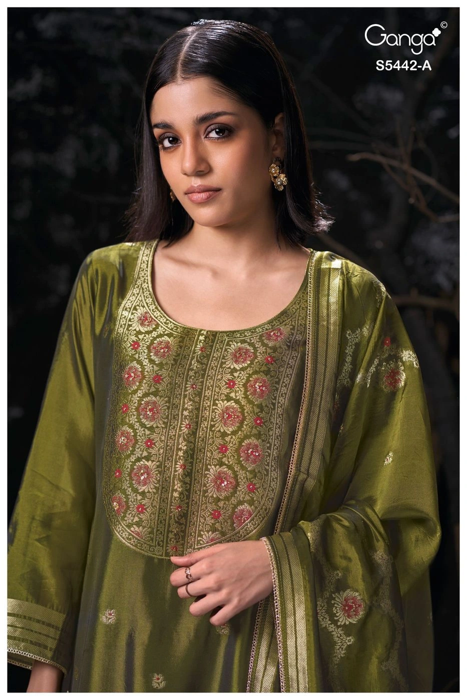 Ganga-Eviara
S5442(Rs.2165 per piece: total 4 piece) 8