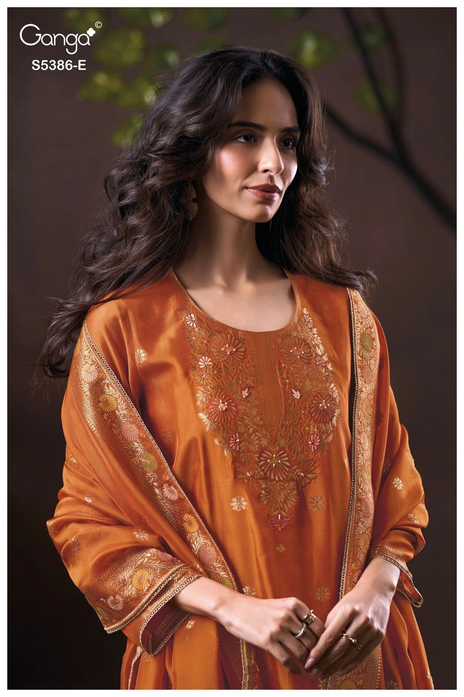 Ganga-Krista
S5386(Rs.2165 per piece: total 4 piece) 8