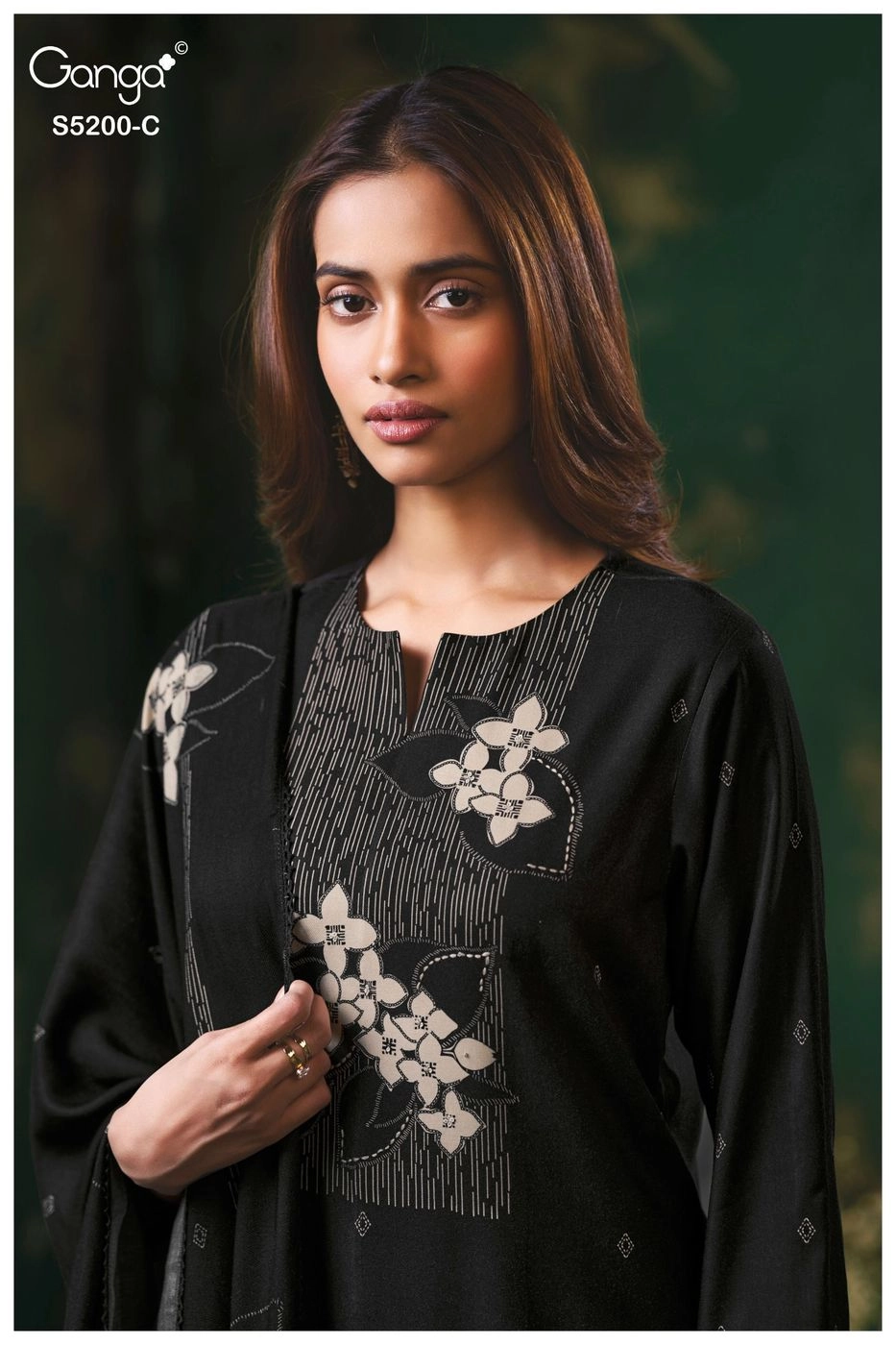 Ganga-Ganga©
Ishyra
S5200(Rs.1675 per piece: total 4 piece) 6